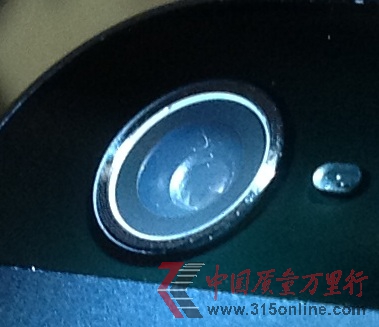 易迅網手機剛拆封就掉漆問題