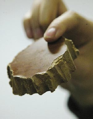 法洛可櫥柜實(shí)木復(fù)合板是中密度板貼皮涉嫌誤導(dǎo)