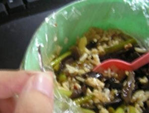 大學校園飯菜驚現針頭