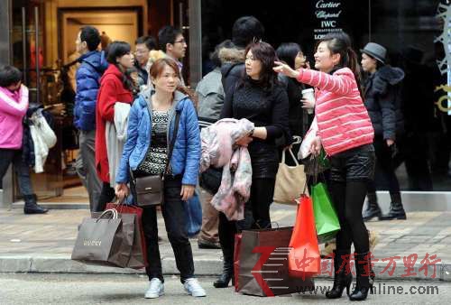 內(nèi)地客去年涉及消費的投訴近1700宗。圖片來源:香港大公報