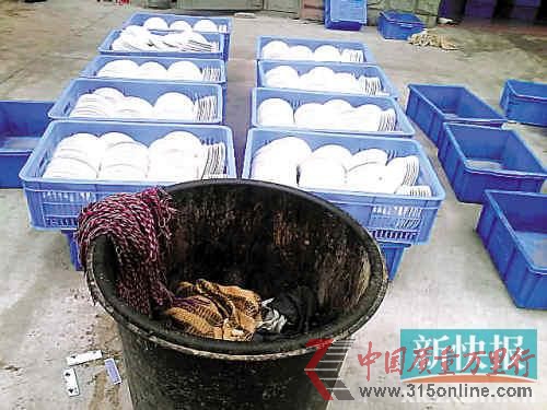 “康潔”碗筷消毒現(xiàn)場。